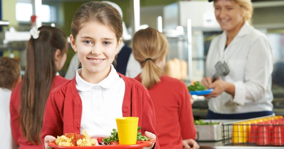 Бигос, чахохбили, банош – в школьных столовых реформа. Какое меню теперь будет у школьников - Health is Wealth