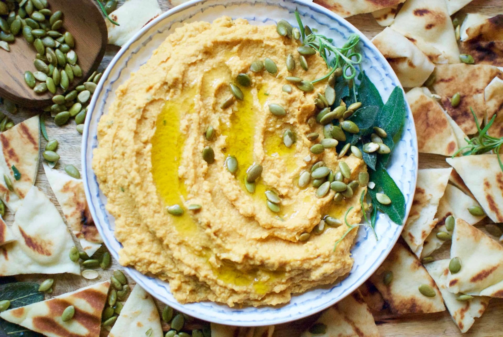 tykvennyj-humus-s-rozmarinom